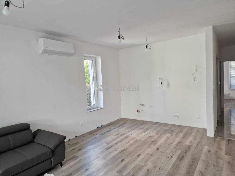 1000048518.jpg 1000048518.jpg